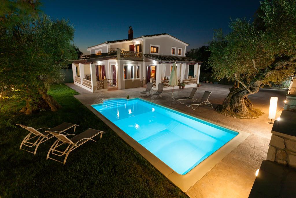 Evalexia Villa - Luxury Villa With Private Pool Near Laganas Perfect For Groups By Villa Mana Gers Kalamákion Esterno foto