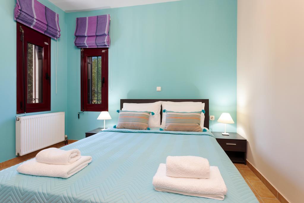 Evalexia Villa - Luxury Villa With Private Pool Near Laganas Perfect For Groups By Villa Mana Gers Kalamákion Esterno foto