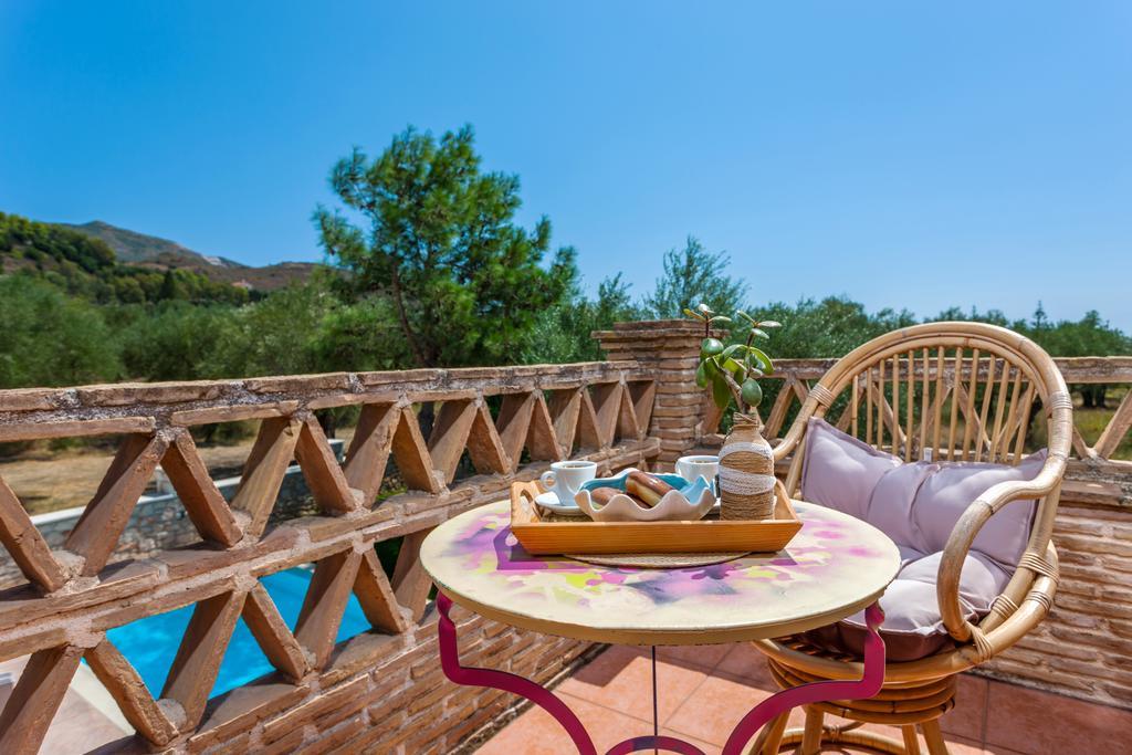 Evalexia Villa - Luxury Villa With Private Pool Near Laganas Perfect For Groups By Villa Mana Gers Kalamákion Esterno foto