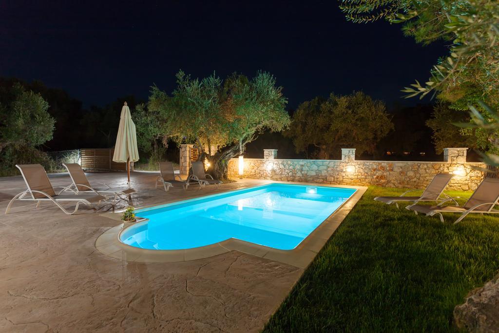 Evalexia Villa - Luxury Villa With Private Pool Near Laganas Perfect For Groups By Villa Mana Gers Kalamákion Esterno foto