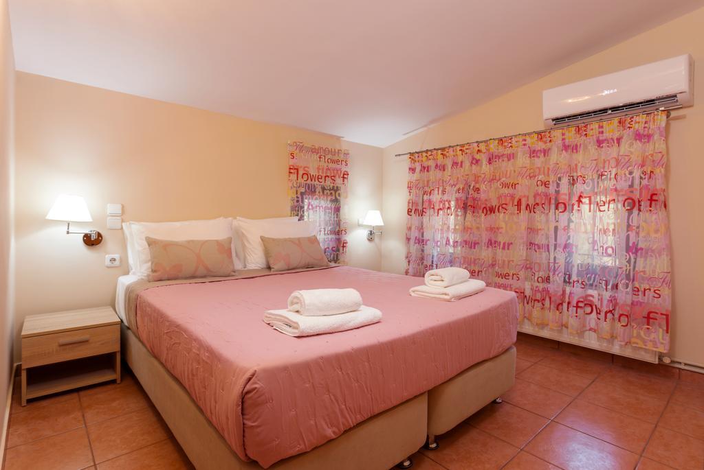 Evalexia Villa - Luxury Villa With Private Pool Near Laganas Perfect For Groups By Villa Mana Gers Kalamákion Esterno foto
